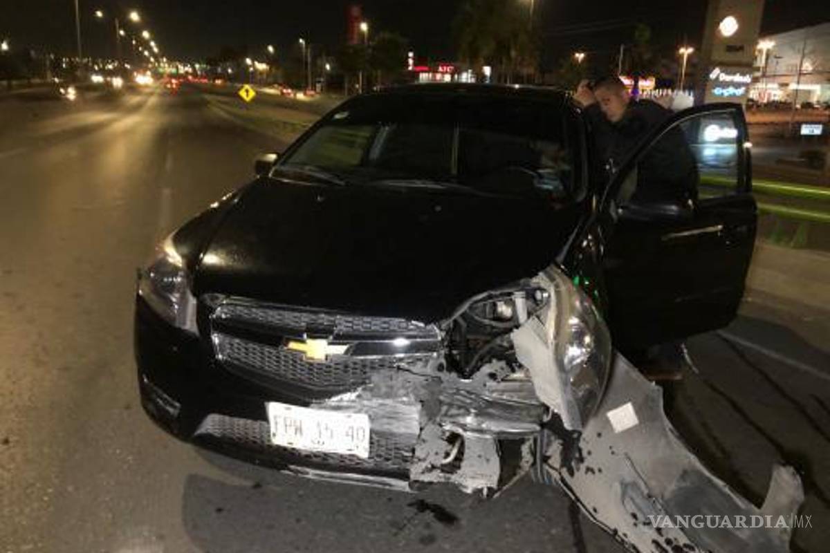 Vehículo fantasma los hace chocar frente a Mirasierra de Saltillo