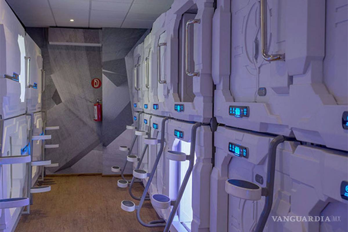 Abre hotel cápsula en CDMX