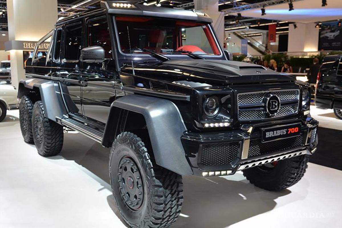 Captan a 'Canelo' Álvarez en camioneta de 1 millón de dólares