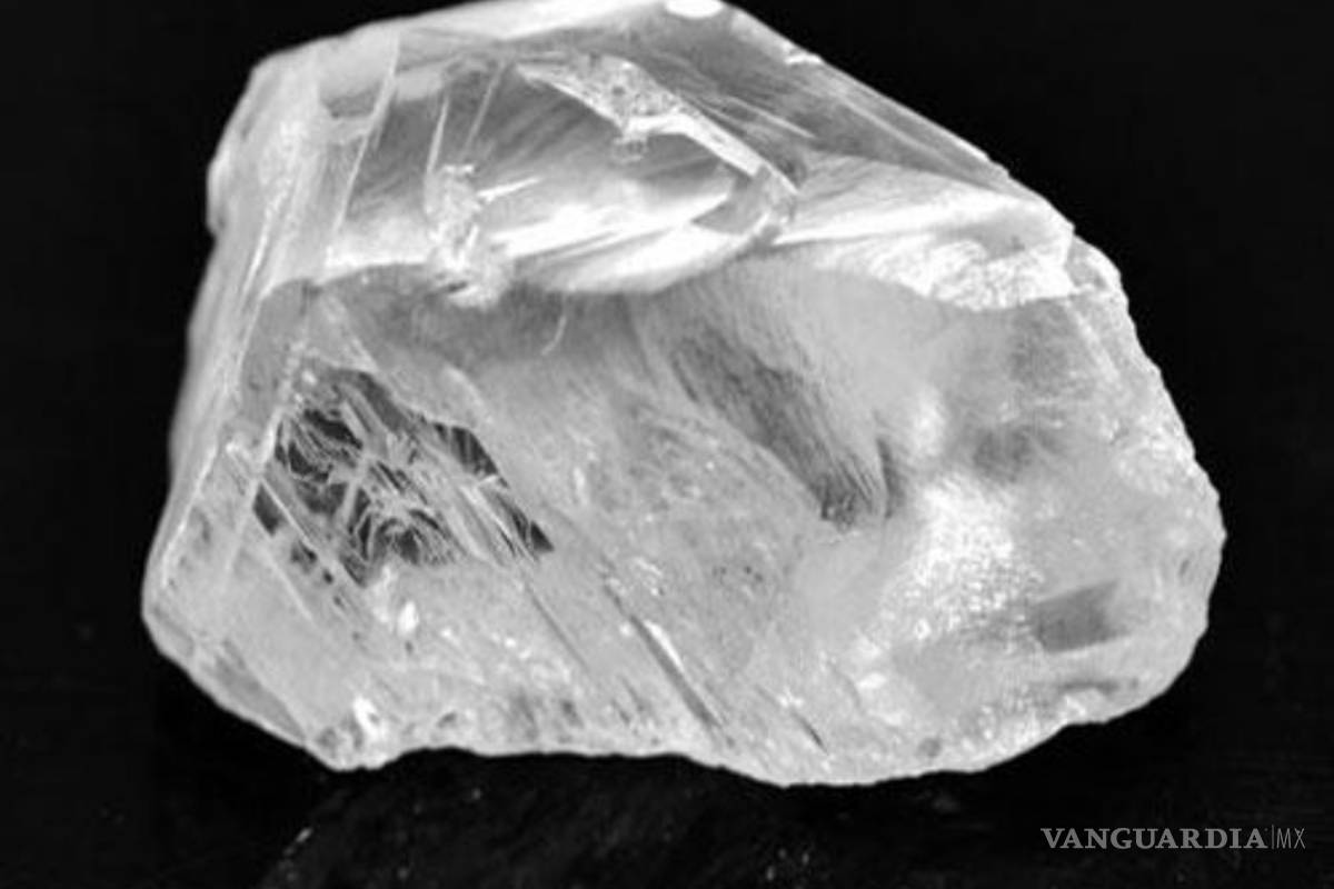 Pastor se encuentra un diamante de 706 quilates en Sierra Leona