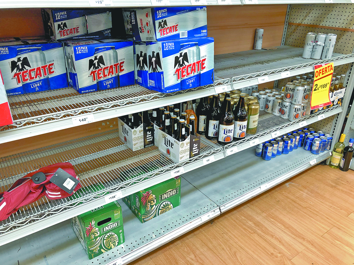 $!Coronavirus: Compras de pánico de cerveza; saltillenses vacían depósitos