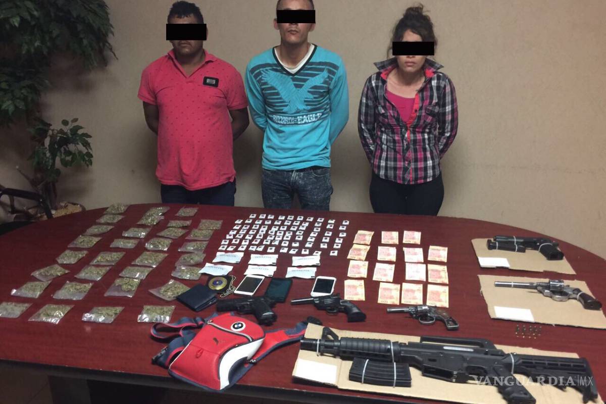Caen tres con armas y drogas en Parras de la Fuente