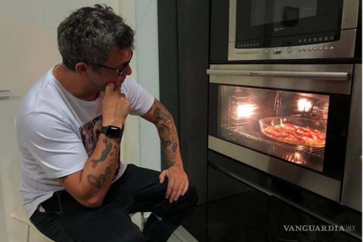 $!Cocinando, trabajando o relajándose… así vivieron los famosos el confinamiento por el COVID-19