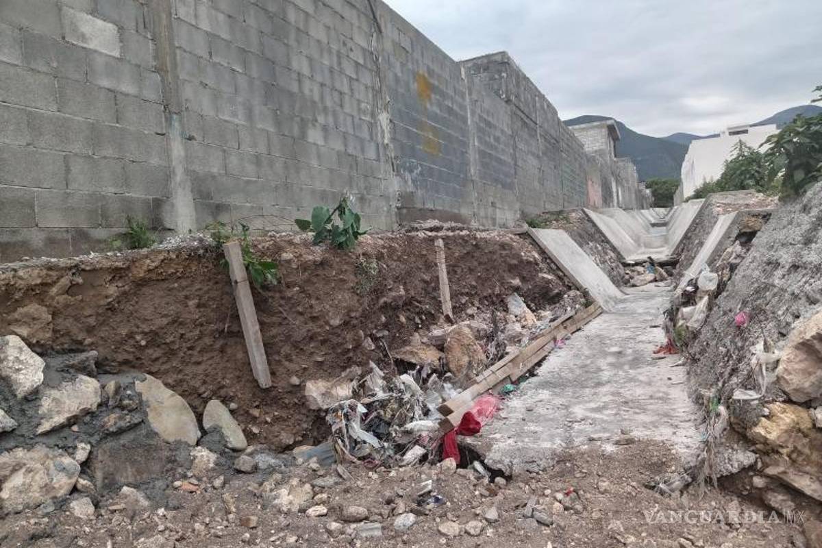 $!Constructora dejó pendiente canal de desagüe, provocando afectaciones con las lluvias.