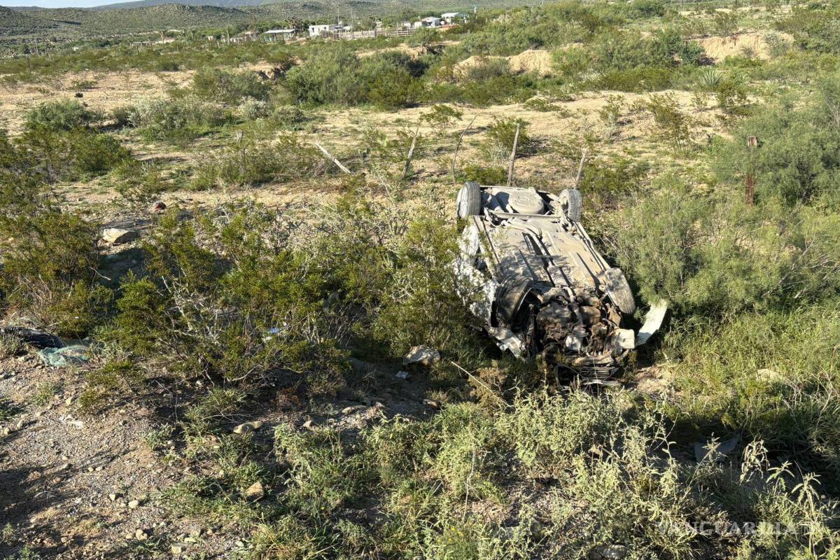 Joven resulta herido al volcar en la carretera Saltillo-Monclova