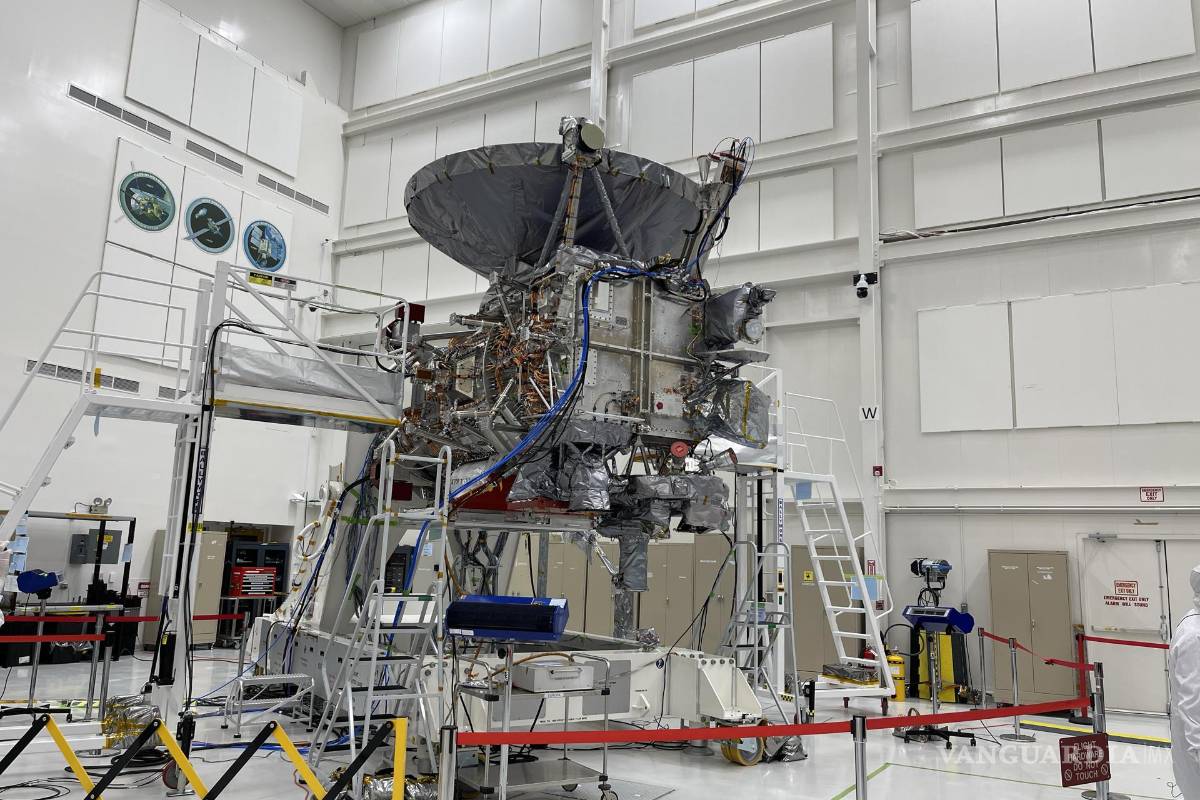 Europa Clipper, la nave más grande que la NASA, ultima detalles para su histórico viaje a la luna helada de Júpiter