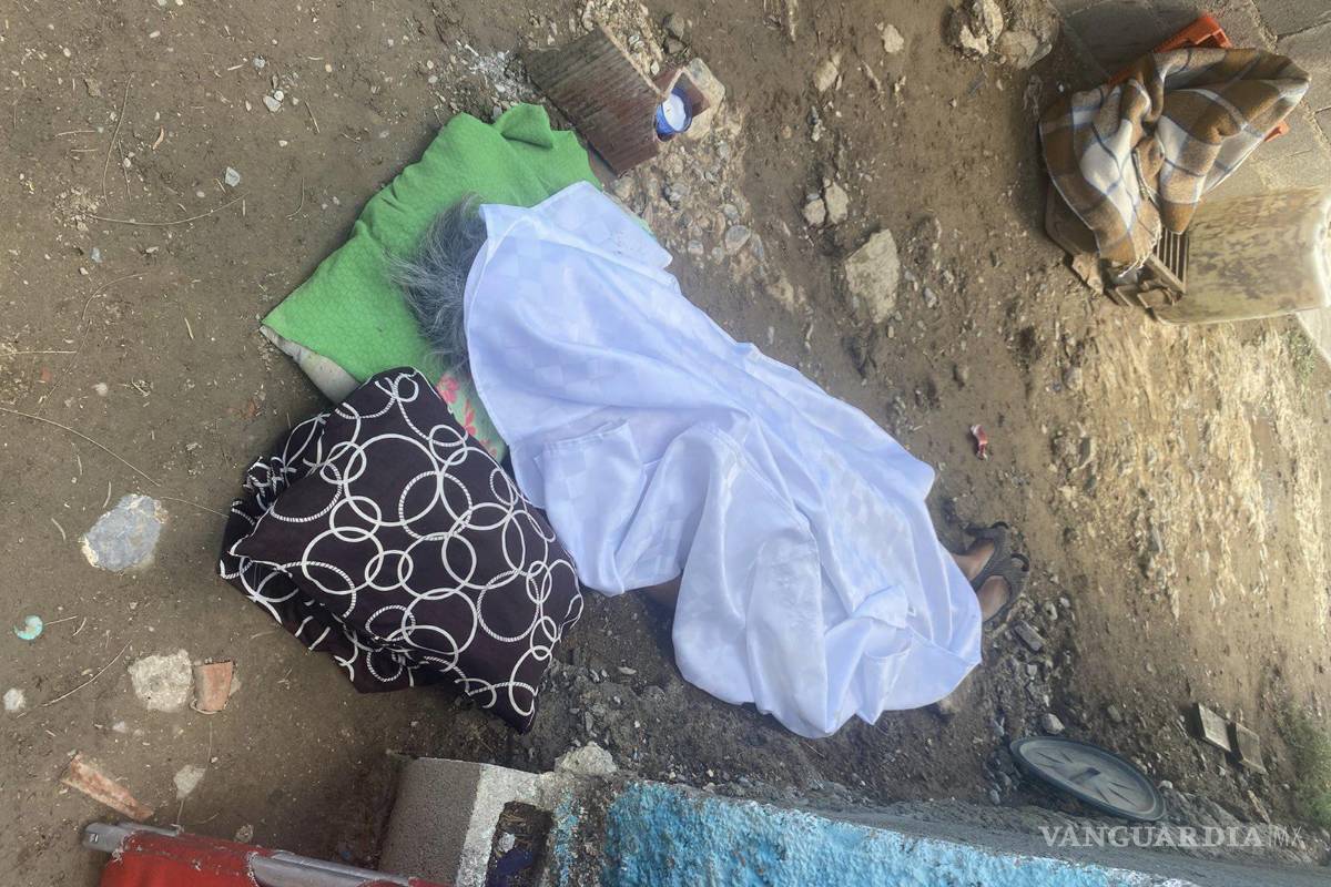 Muere mujer al convulsionar y caer dentro de un baño para lavar ropa, en General Cepeda