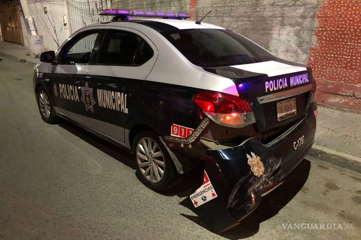 Noche de mala suerte: no ve bordo y choca por alcance contra patrulla de Saltillo