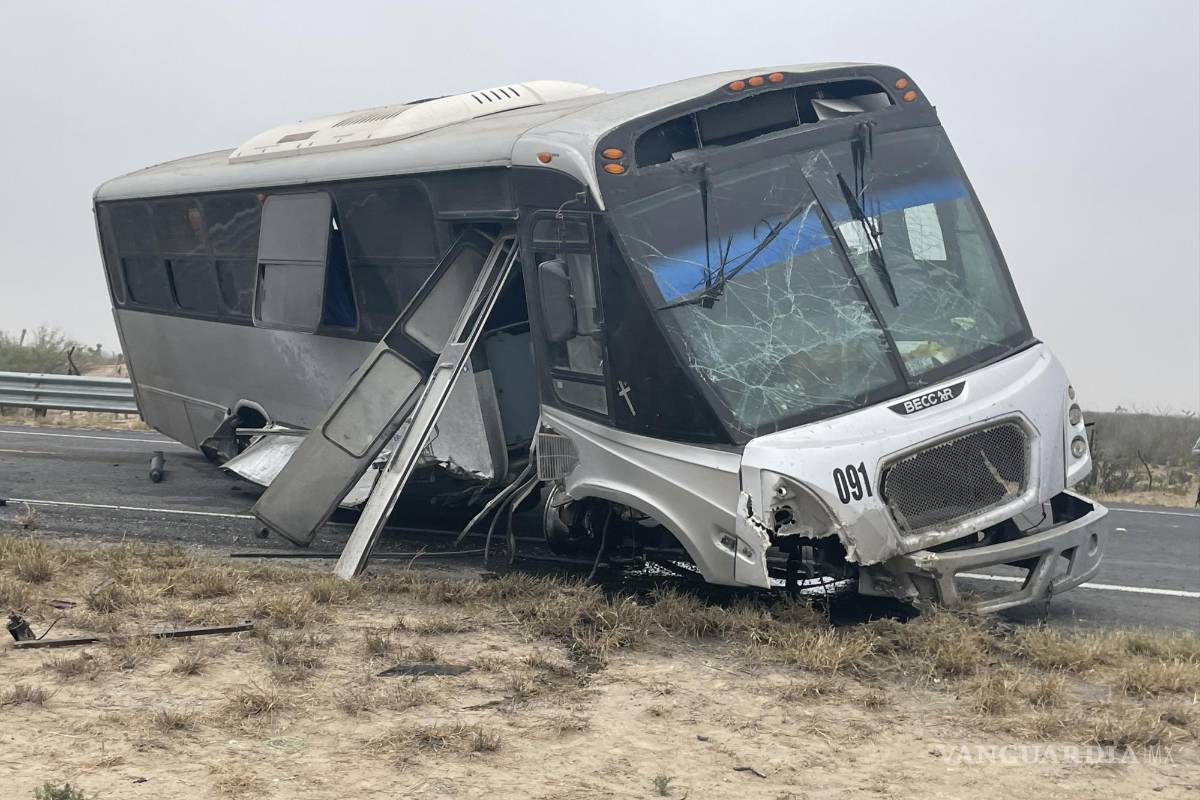 Accidente de camión en carretera Monclova deja 8 heridos; pierde neumático rumbo a Ramos Arizpe