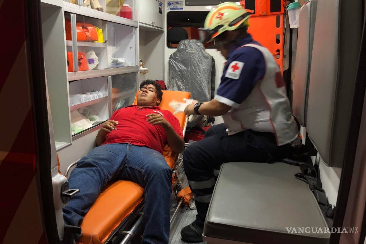 Hombre ataca a tubazos a chofer de Uber al verlo con su ex esposa en Saltillo