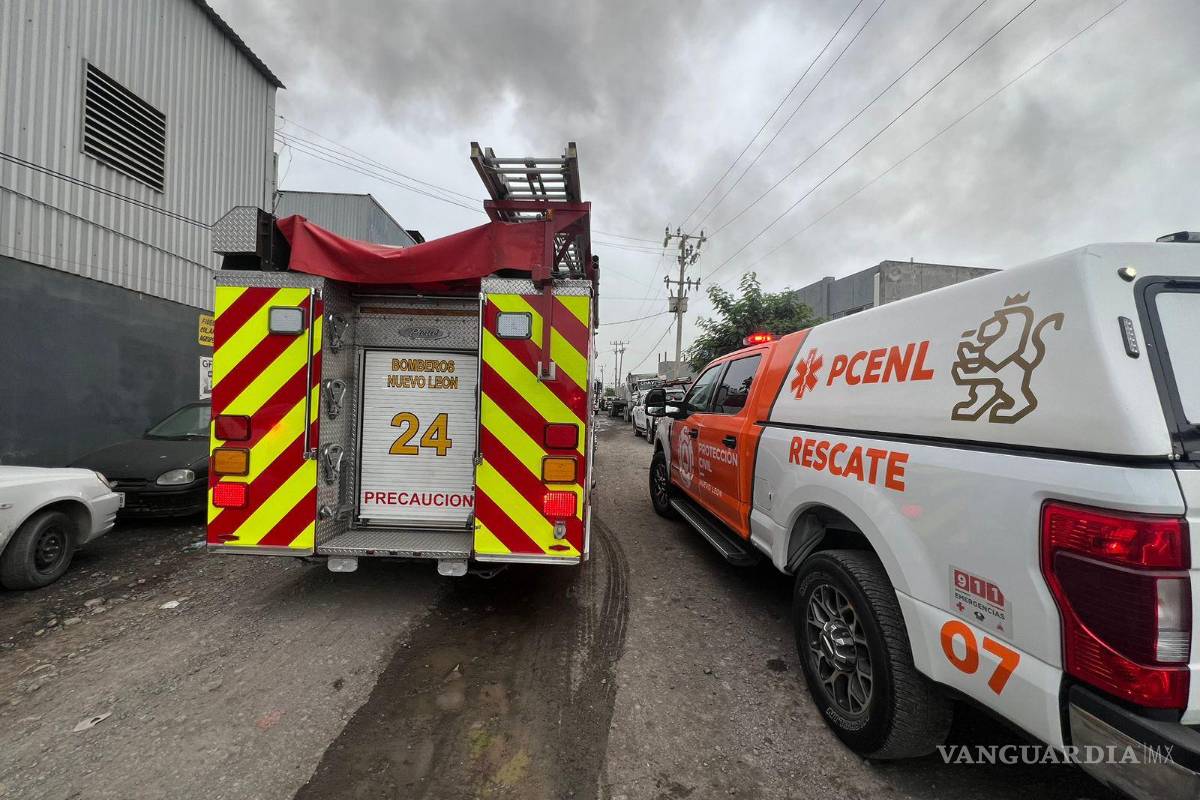Moviliza incendio en recicladora en Escobedo, Nuevo León