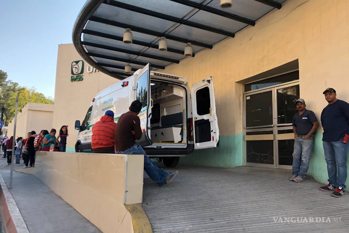 Menor que padrastro golpeó lucha por su vida en hospital de Saltillo
