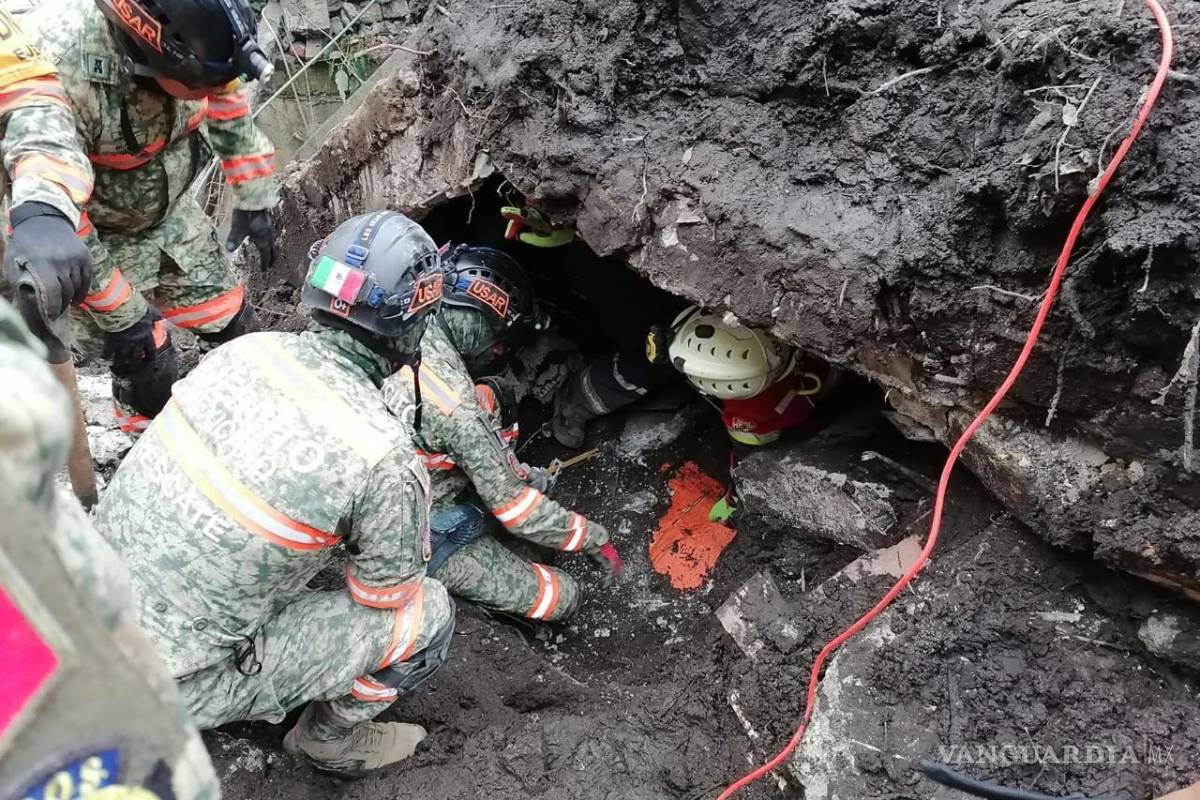 Suman 4 víctimas tras desgajamiento de cerro en Jilotzingo, Edomex; rescatan 3 cuerpos más