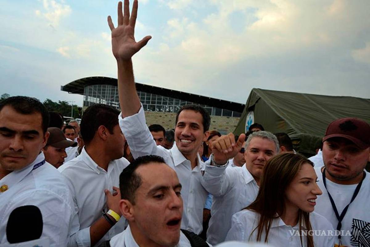 Guaidó asiste al concierto 'Venezuela Aid Live' en Colombia y desafía orden de no dejar el país