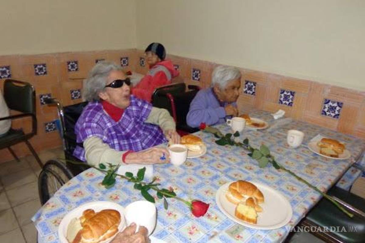 Contagios de COVID en Acuña encienden alertas en asilos de Saltillo