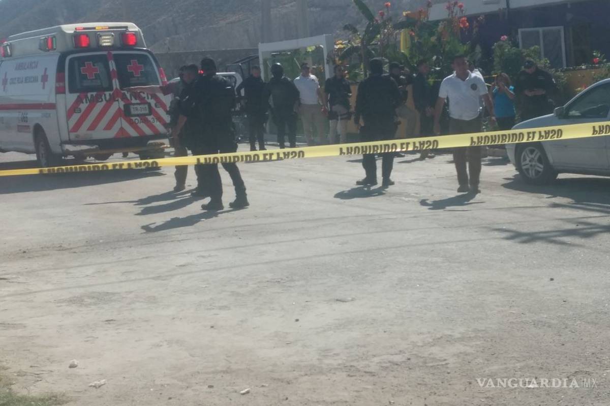 Asesino llega en taxi a domicilio y mata a balazos a mujer en Torreón