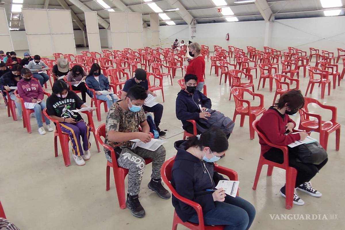 Destinan más de 20 mil vacunas Pfizer para menores de 14 años y rezagados de 17 años para sureste de Coahuila