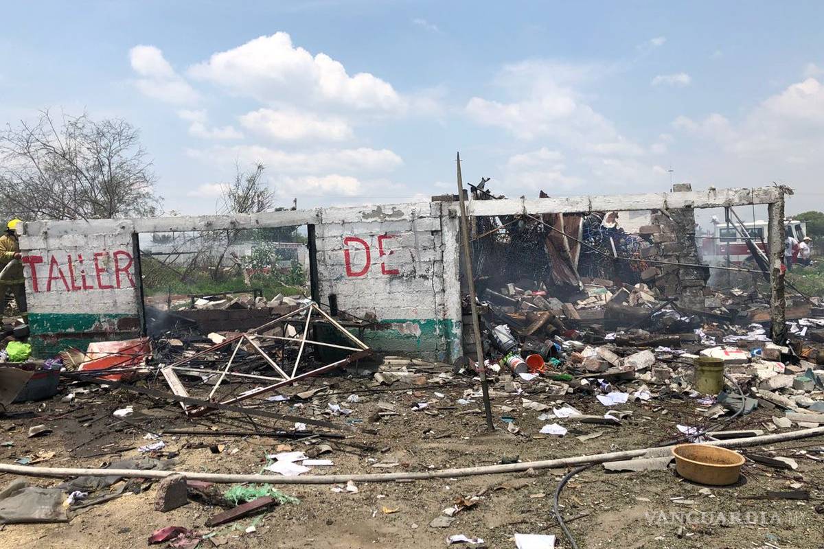 $!Al menos un muerto tras explosión en Tultepec