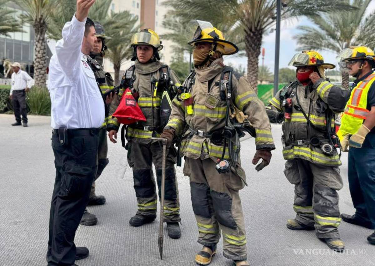 $!El simulacro, que forma parte de los dos ejercicios anuales obligatorios por ley, tuvo como hipótesis un incendio.