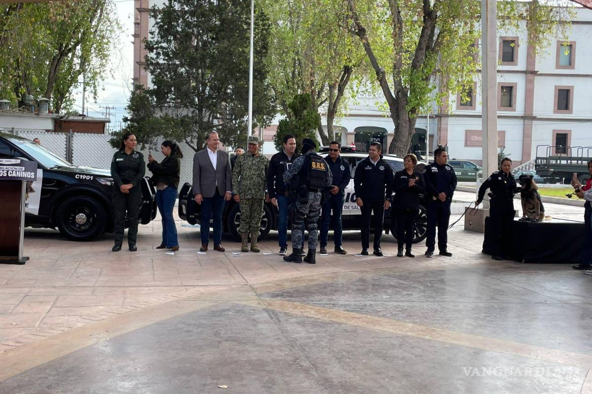 $!Autoridades municipales reconocieron la trayectoria operativa de César en Saltillo.