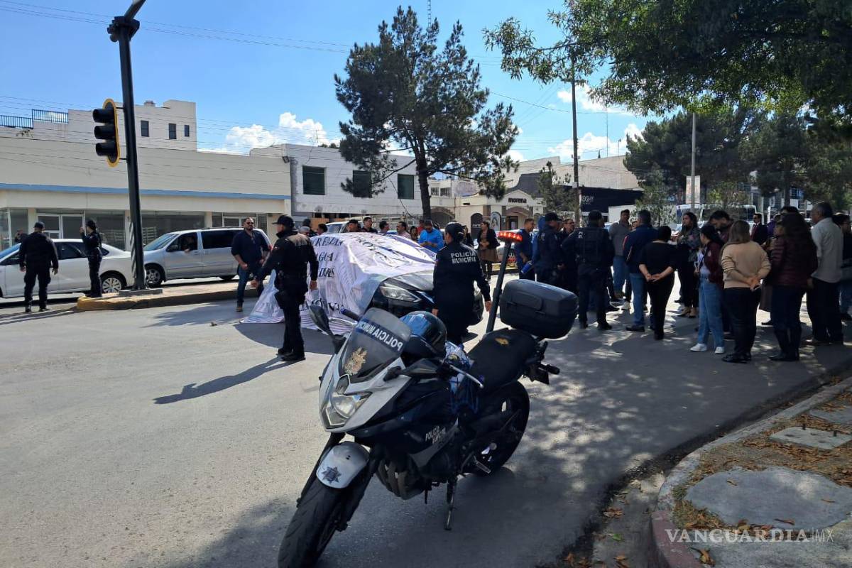 Maestros del Tecnológico de Saltillo protestan por retrasos en pagos y prestaciones