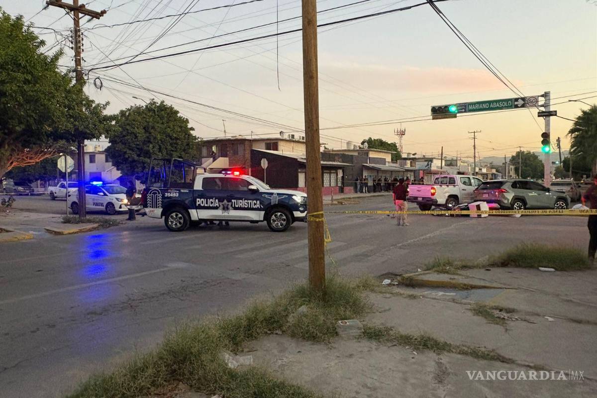 $!Las dos camionetas implicadas permanecieron aseguradas en el lugar mientras avanzaban las diligencias.