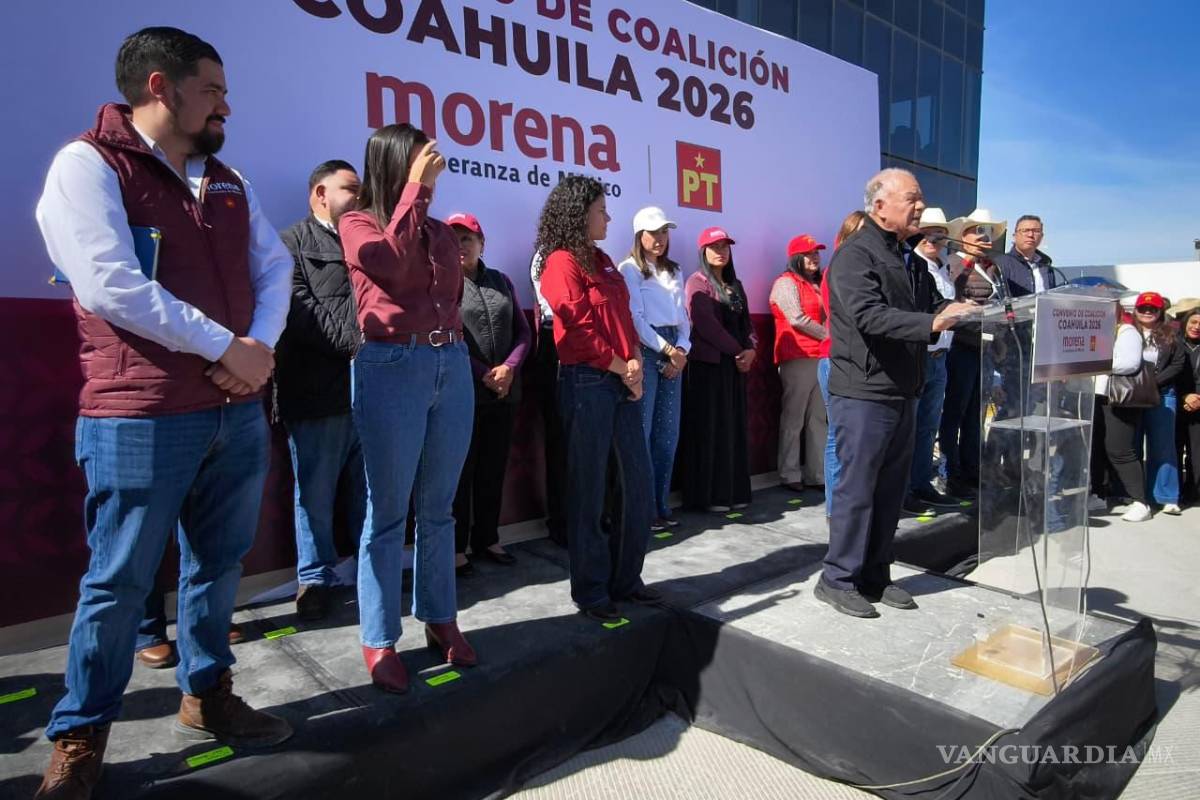 $!Dirigentes nacionales y estatales de Morena y el Partido del Trabajo acudieron al Instituto Electoral de Coahuila para formalizar el convenio de coalición rumbo a las elecciones del 7 de junio.
