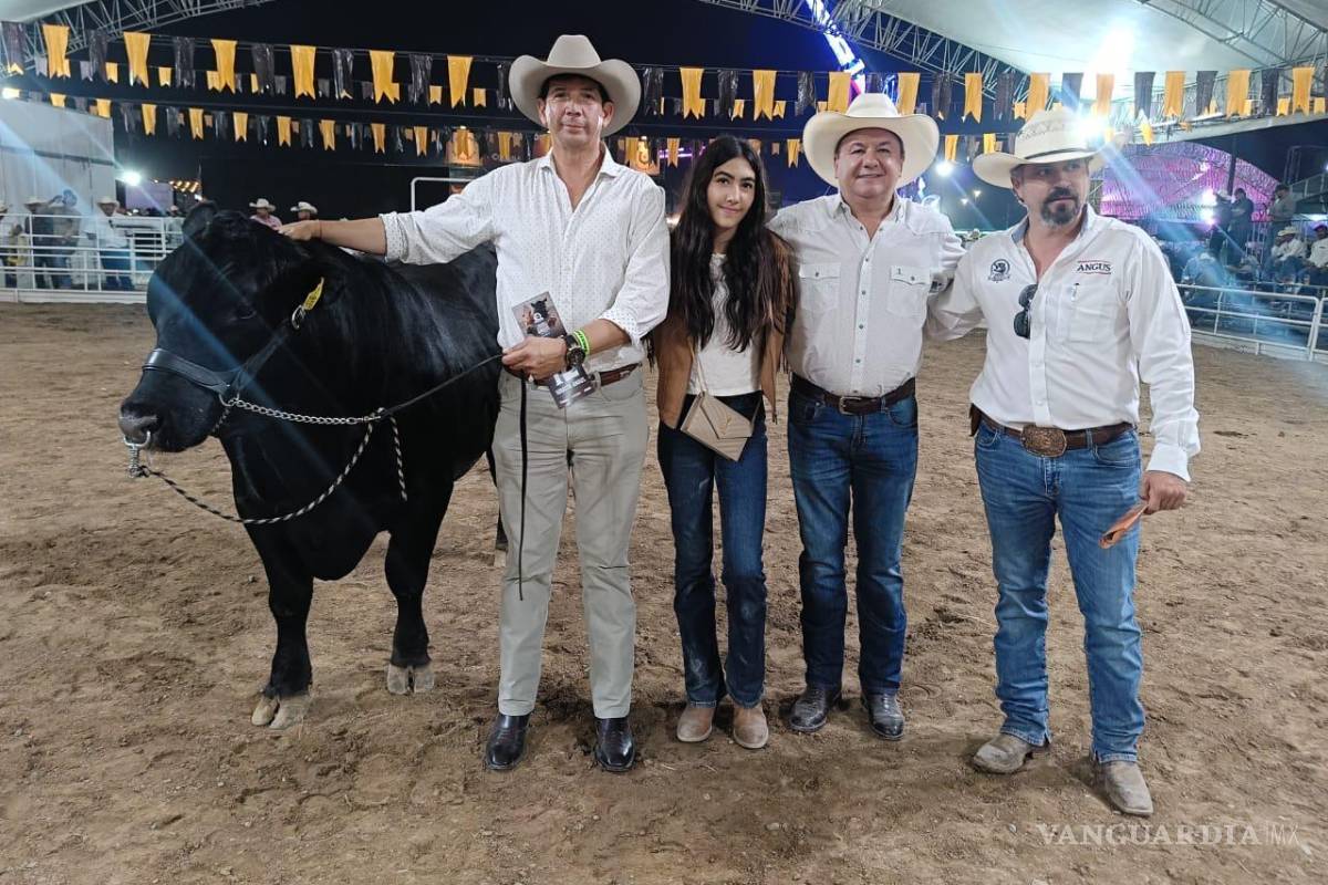 La subasta en Rodeo Saltillo impulsa la mejora de los hatos ganaderos