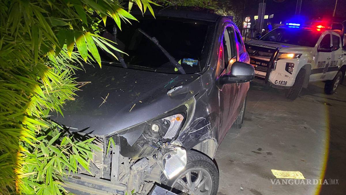 Conductor ebrio en Saltillo choca contra negocio tras intentar escapar