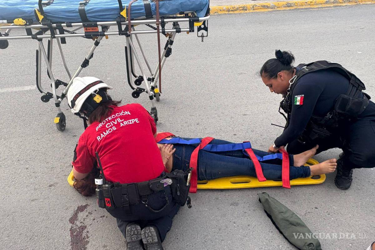 $!Testigos dieron aviso al 911, lo que movilizó a Tránsito Municipal y Protección Civil.