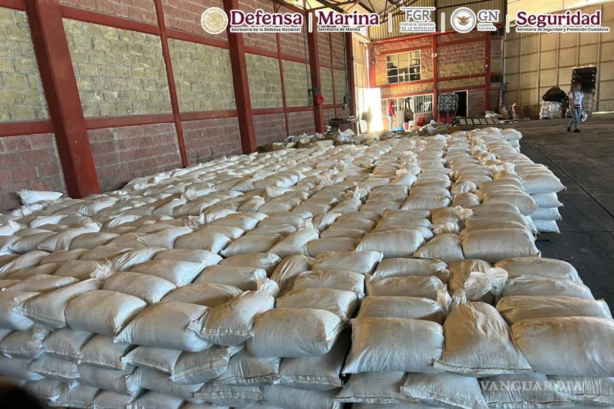 $!Autoridades aseguran 7 mil litros de hidrocarburo y precursores químicos en operativos en Durango