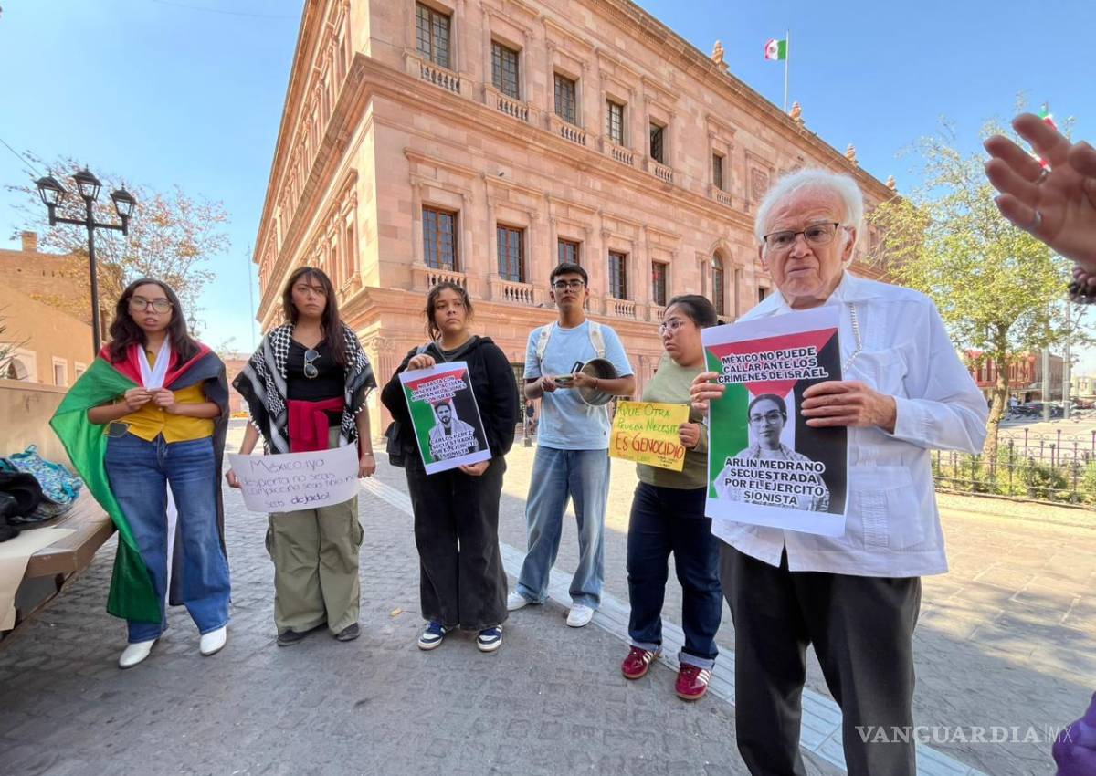$!El obispo emérito, Don Raúl Vera, se presentó en esta manifestación por solidaridad al pueblo palestino y la humanidad.