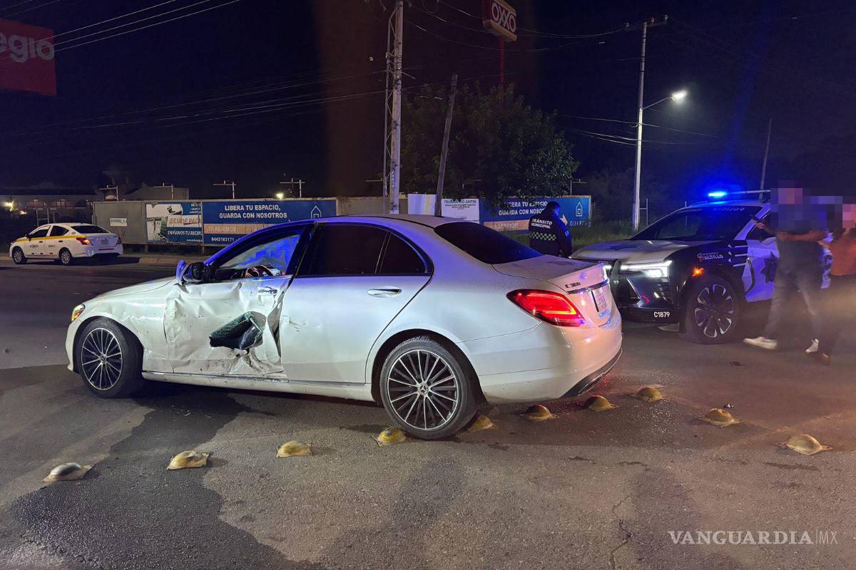 $!Elementos de Tránsito y Policía Municipal acudieron para controlar la situación.