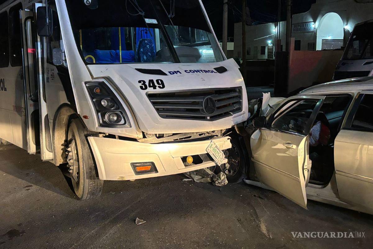$!Ambas unidades fueron remolcadas a un corralón tras el percance.