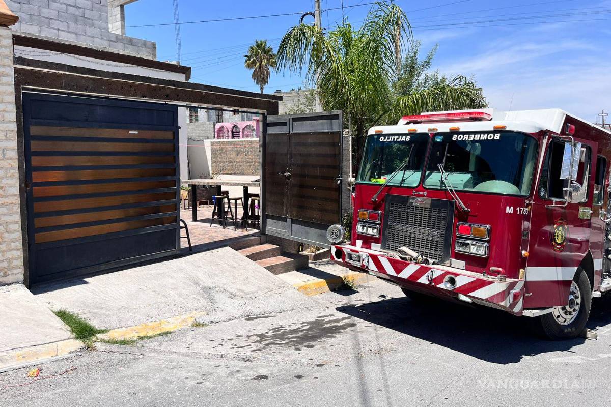 Genera humo calentador eléctrico mal conectado y alarma a vecinos en Saltillo