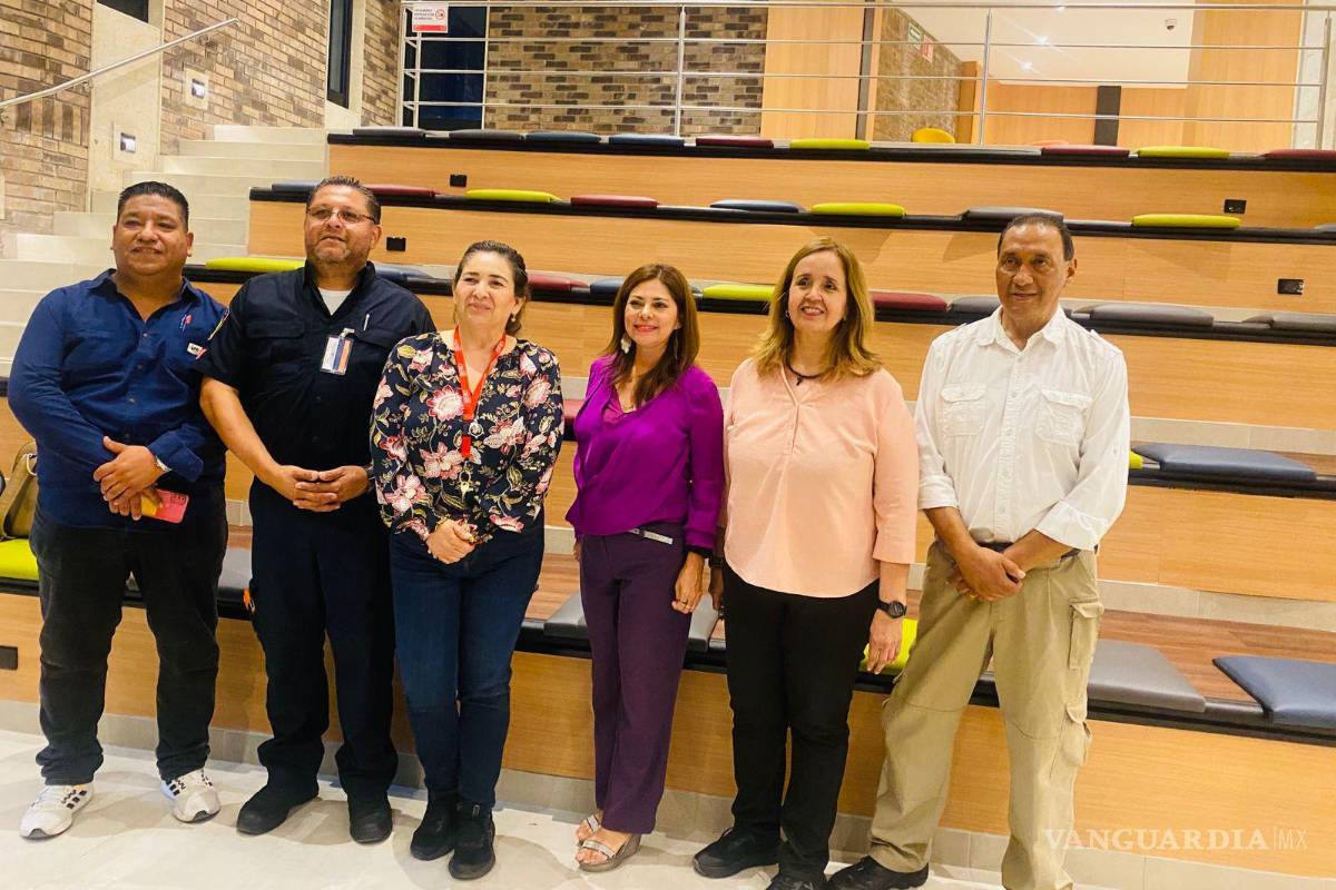 $!La plática con los jóvenes estudiantes y docentes fue muy fructífera.