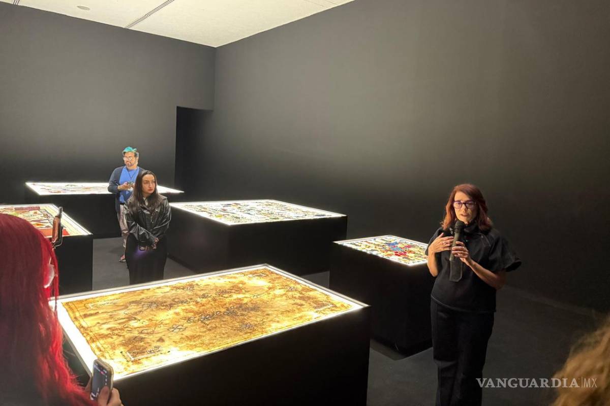 Exhibe Marco obras realizadas con prendas ensangrentadas de víctimas de feminicidio