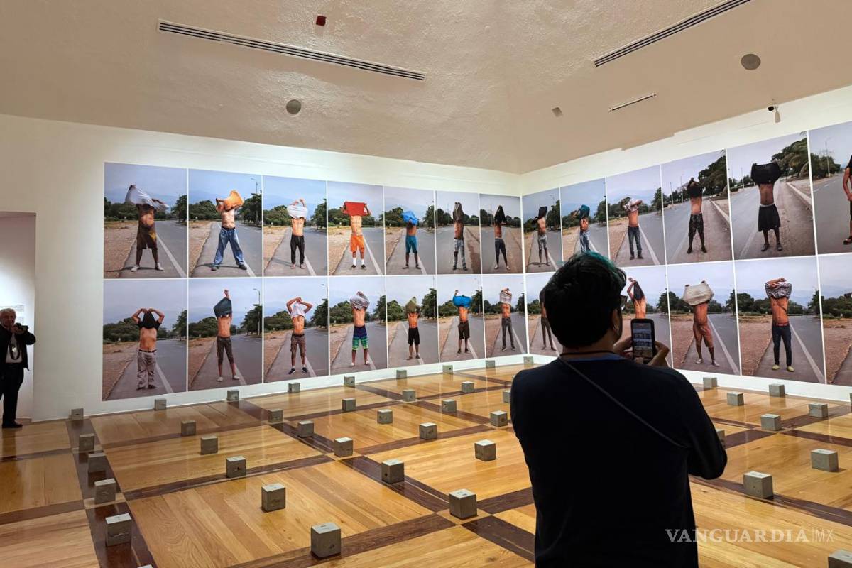 Exhibe Marco obras realizadas con prendas ensangrentadas de víctimas de feminicidio