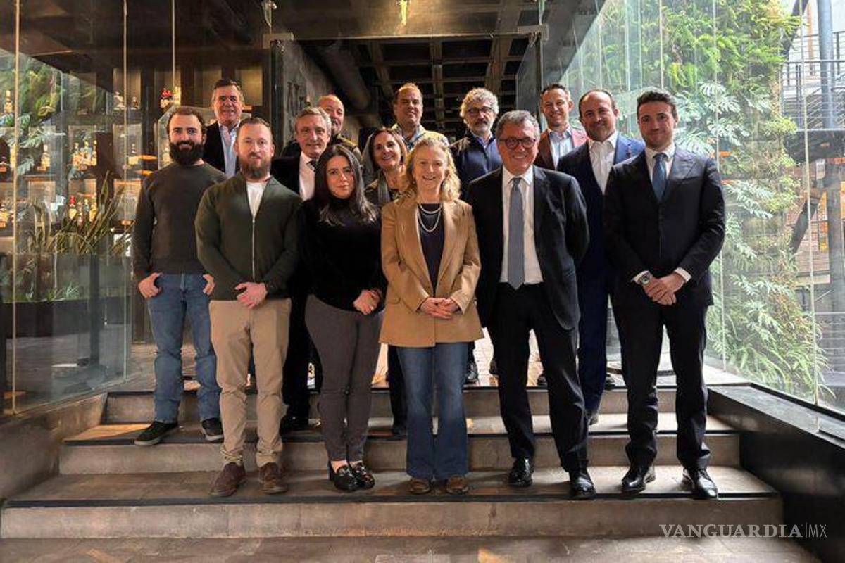 $!El embajador también visitó las instalaciones de Il Mercato Gentiloni.