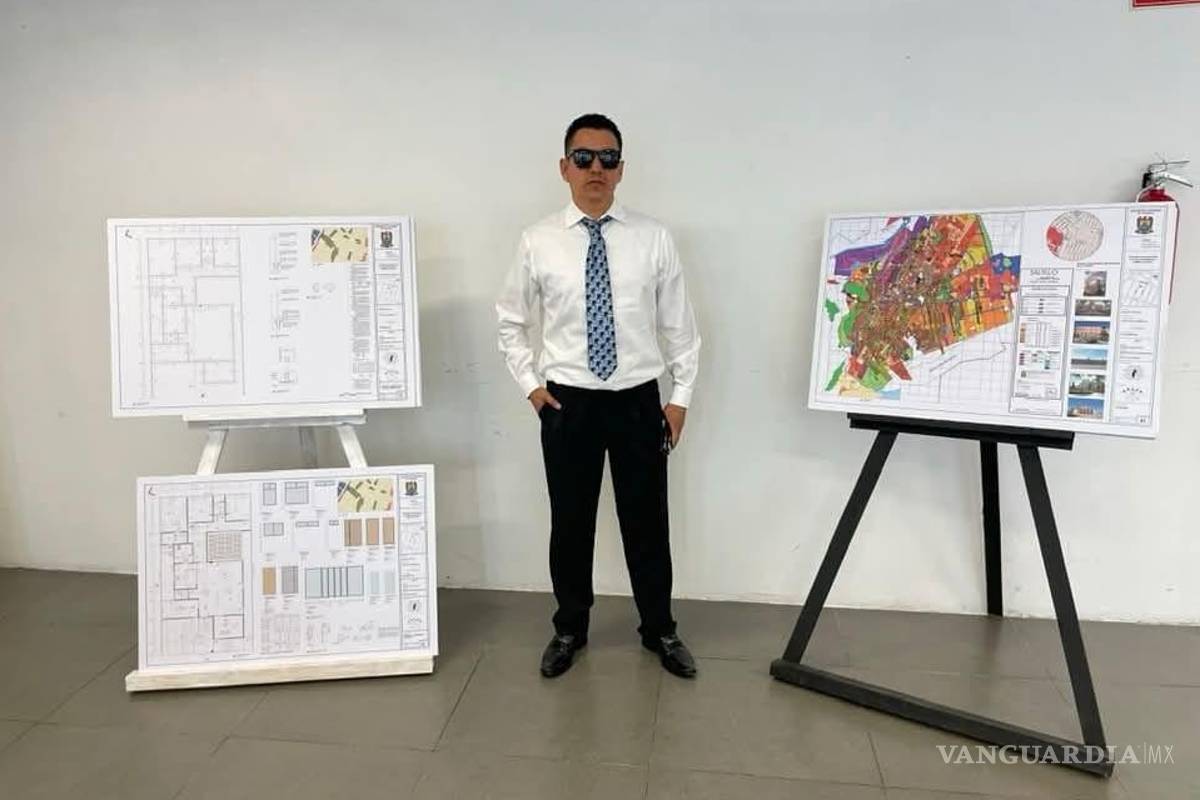 UAdeC gradúa al primer arquitecto con discapacidad visual en México