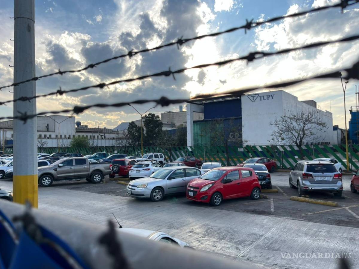 $!Horas después del reporte, la calma prevalecía en la planta ubicada en el bulevar López Zertuche.