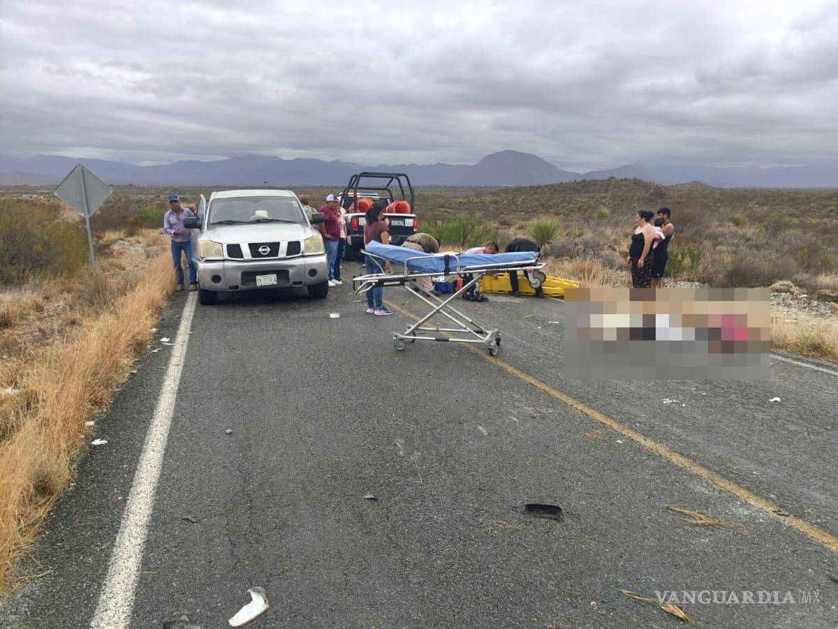 $!El incidente detuvo el paso en la vialidad por unos momentos.