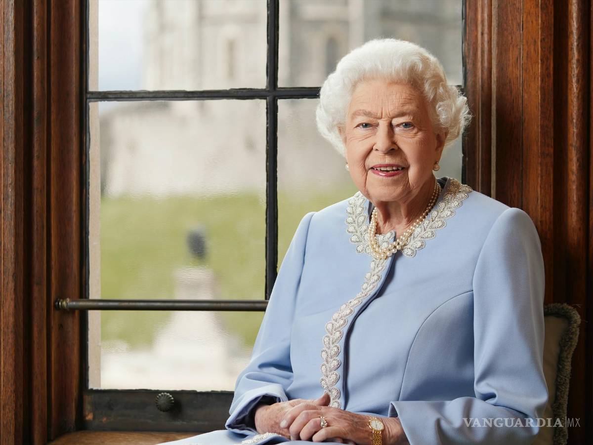 $!Un nuevo retrato de la Reina Isabel II publicada en la cuenta oficial de twitter de la Casa Real británica, con motivo de la celebración del Jubileo de Platino.