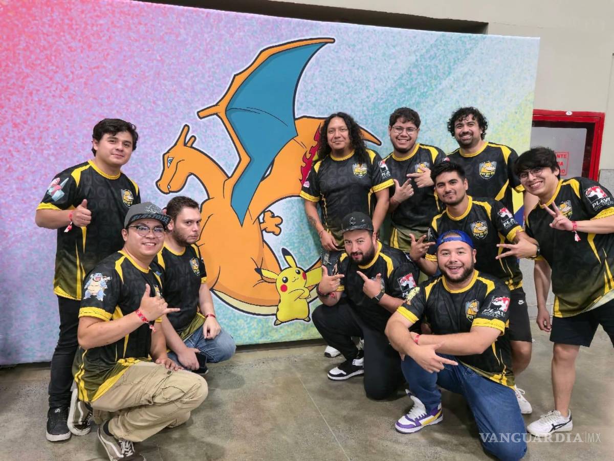$!Integrantes del equipo Psy Ay Ay de Saltillo participaron en el regional de Pokémon en Querétaro: Fidel Alarcón, David Carranza, Ricardo Rodríguez, Omar Heredía, Carlos Torralba, Edgar Quiroz, Alfredo Torres, Elí Saucedo, Francisco Rojas y Manuel Ruíz.