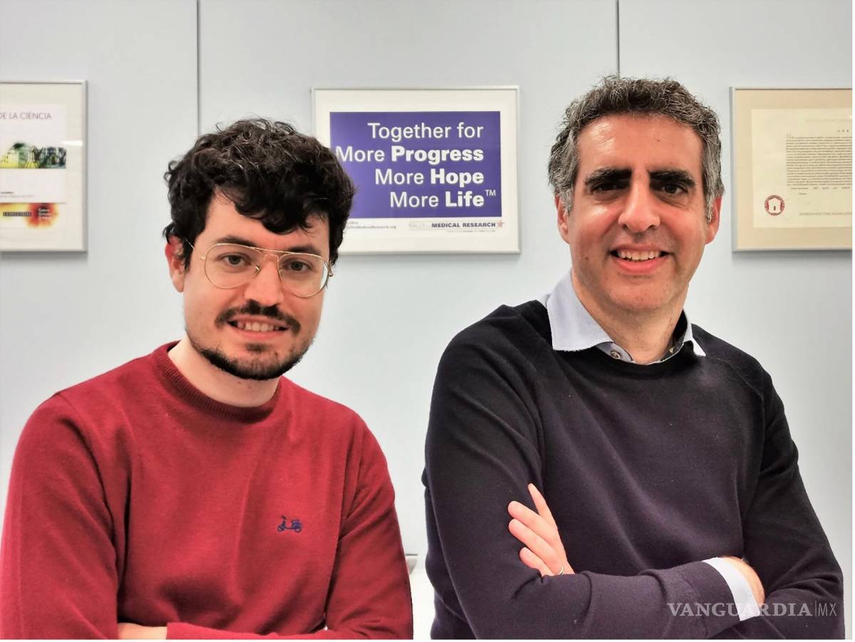 $!Carlos García Prieto (izq.) y Manel Esteller (der.), Investigadores del Instituto de Investigación contra la Leucemia Josep Carreras.