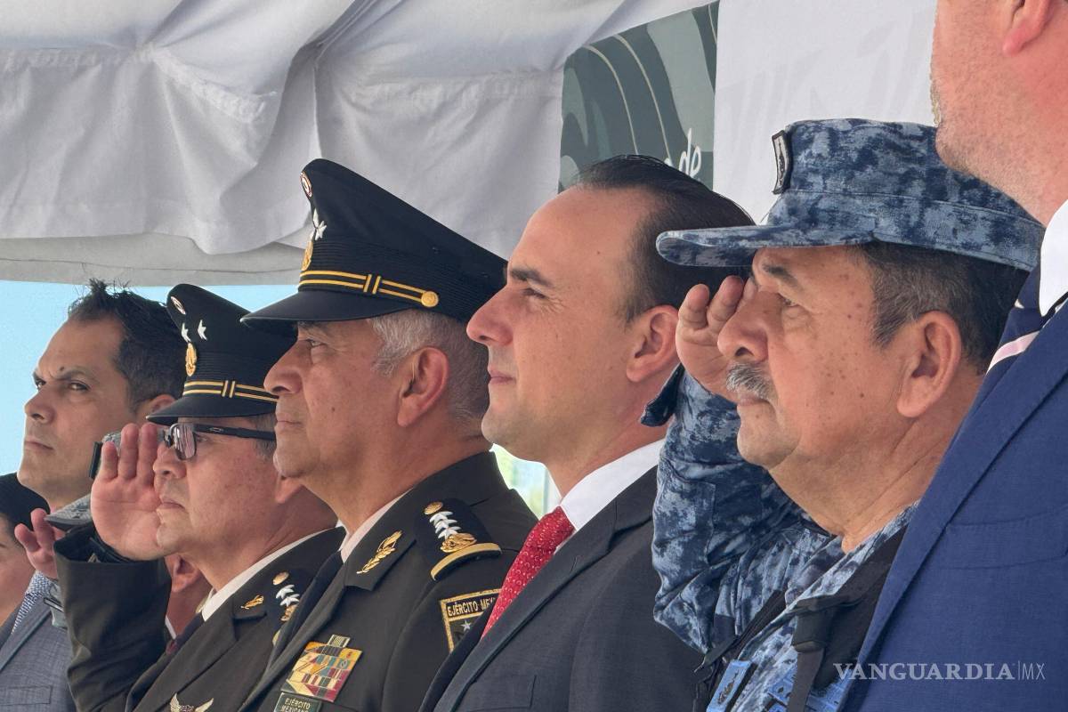 $!El general Fernando Colchado Gómez durante la ceremonia de toma de posesión en Torreón.