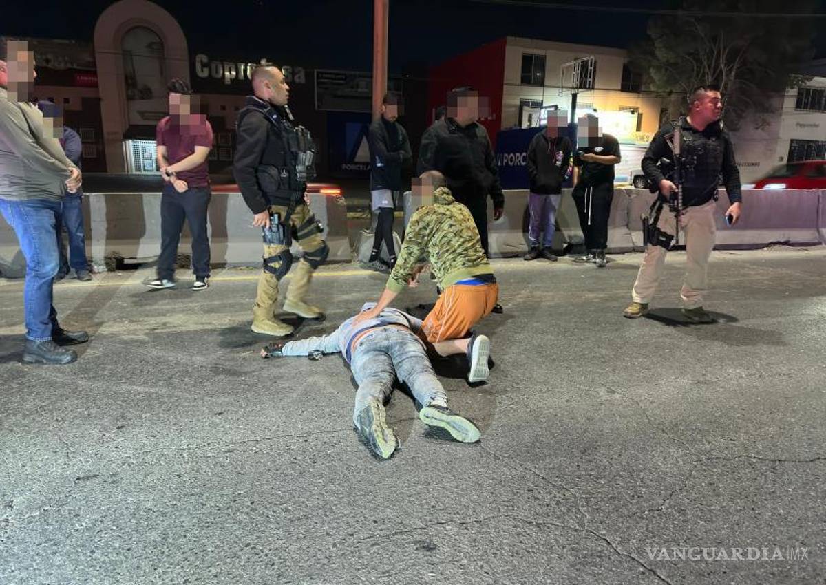 $!Elementos de Policía y Tránsito abanderaron la zona para controlar la circulación y evitar más incidentes.