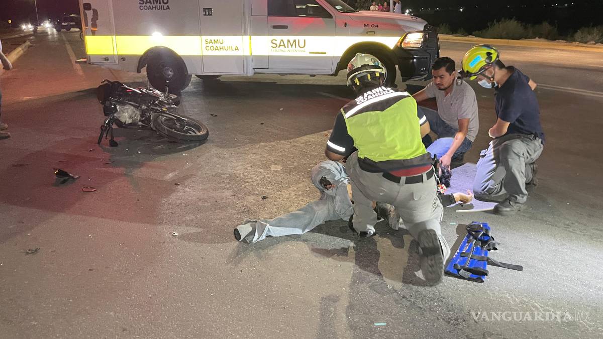 Jóvenes terminan lesionados tras fuerte accidente en Saltillo