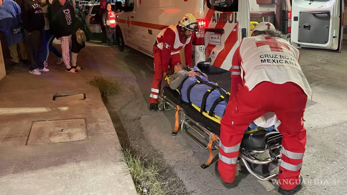 Conductora a exceso de velocidad se impacta y queda herida, en Saltillo