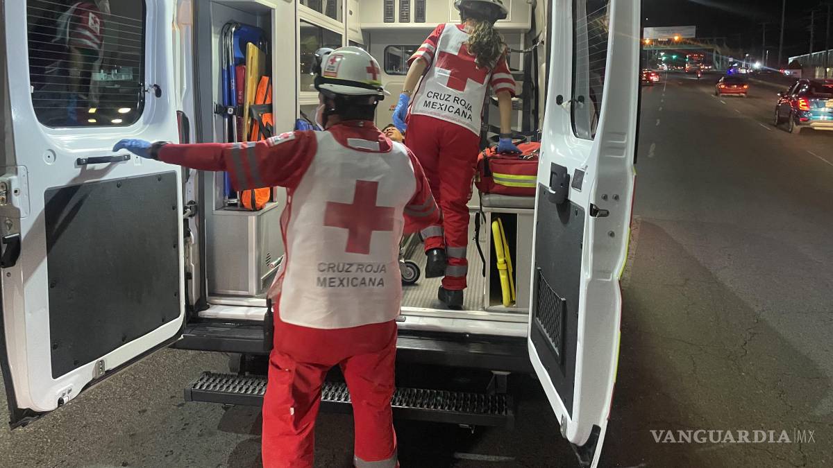 Saltillo: motociclista termina hospitalizado tras choque por alcance